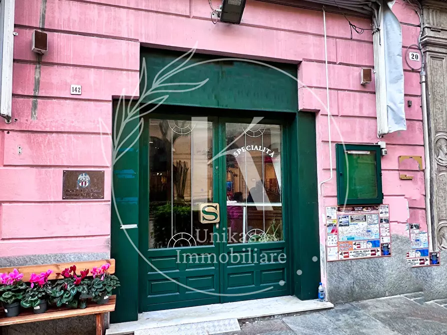 Immagine 2 di Locale commerciale in affitto  in corso italia a Savona