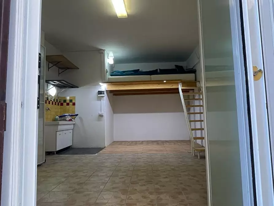 Immagine 4 di Garage in vendita  in Via Privata Olivetta a Savona