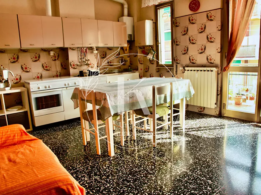 Immagine 1 di Trilocale in vendita  in Via Francesco Crispi 19 a Savona