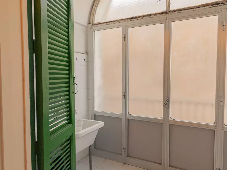 Immagine 39 di Palazzo in vendita  in Via Martiri di Kindu a Ostuni