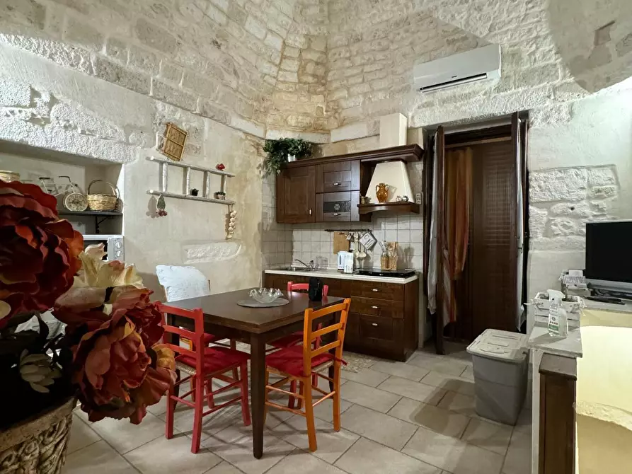 Immagine 1 di Casa indipendente in vendita  in Via Roma a Ostuni