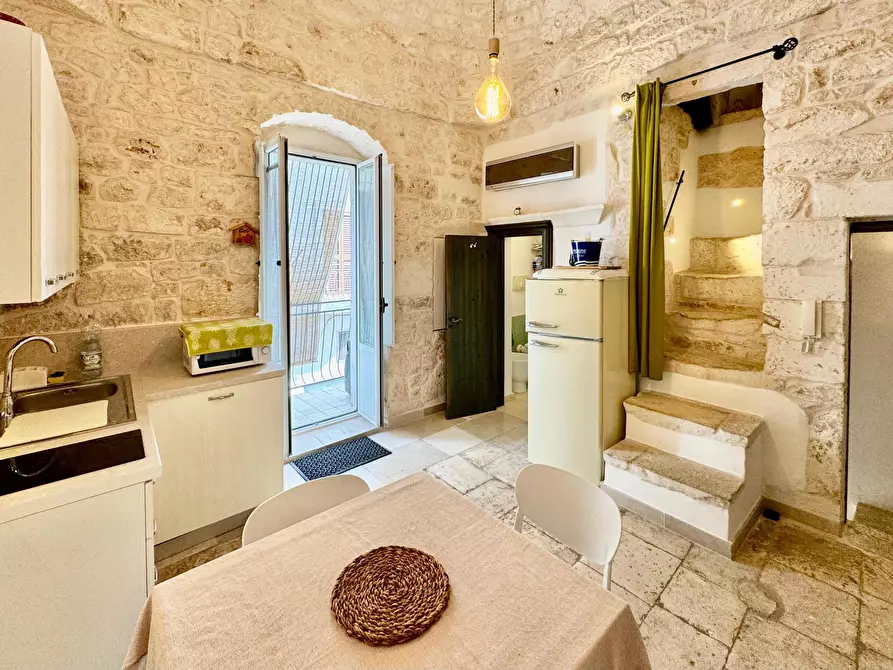 Immagine 1 di Casa indipendente in vendita  in Piazzale Domenico Colucci a Ostuni