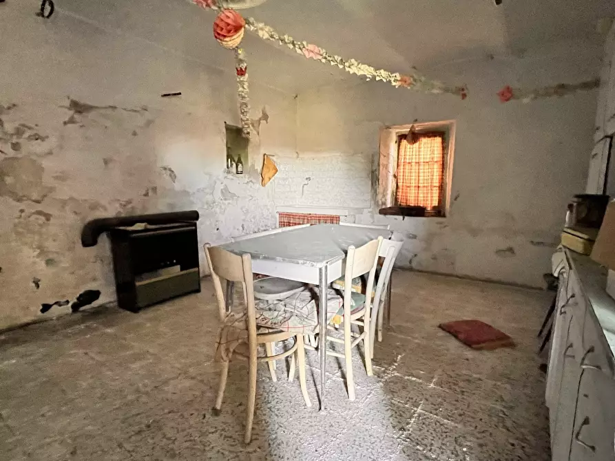 Immagine 13 di Rustico / casale in vendita  in Via al Castello 37 a Pareto