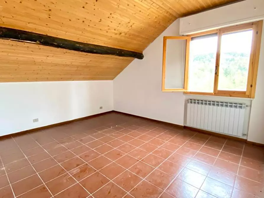 Immagine 7 di Bilocale in vendita  a Urbe