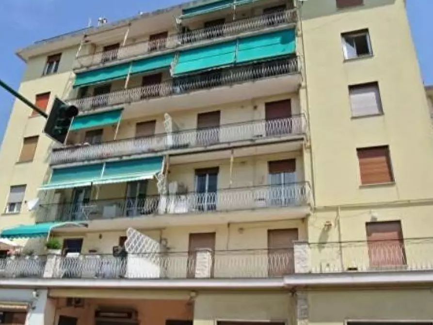 Immagine 1 di Pentalocale in vendita  in Via Giacomo Poirè 201 a Sant'olcese