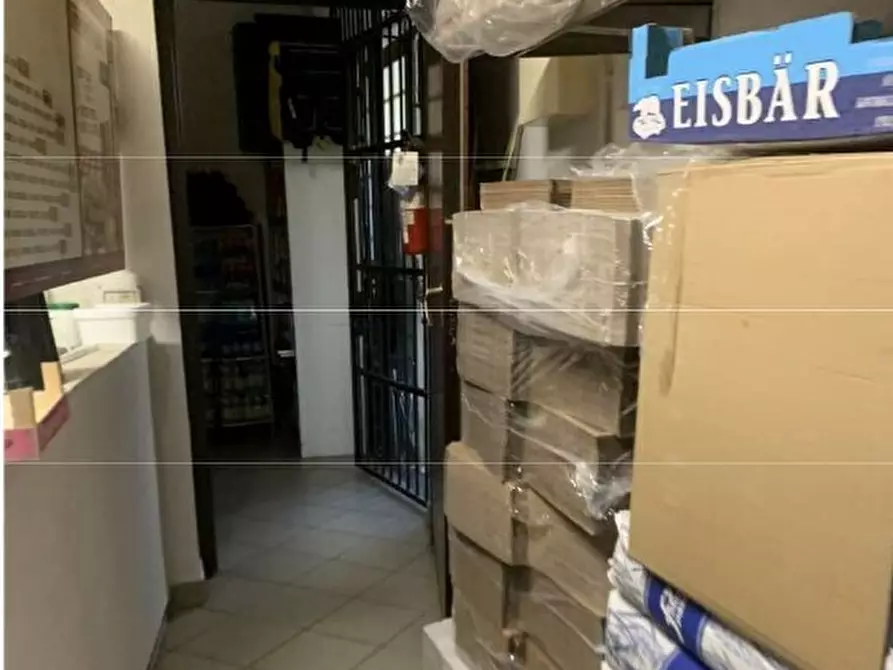 Immagine 6 di Locale commerciale in vendita  in Corso Giuseppe Garibaldi 8 a Valenza