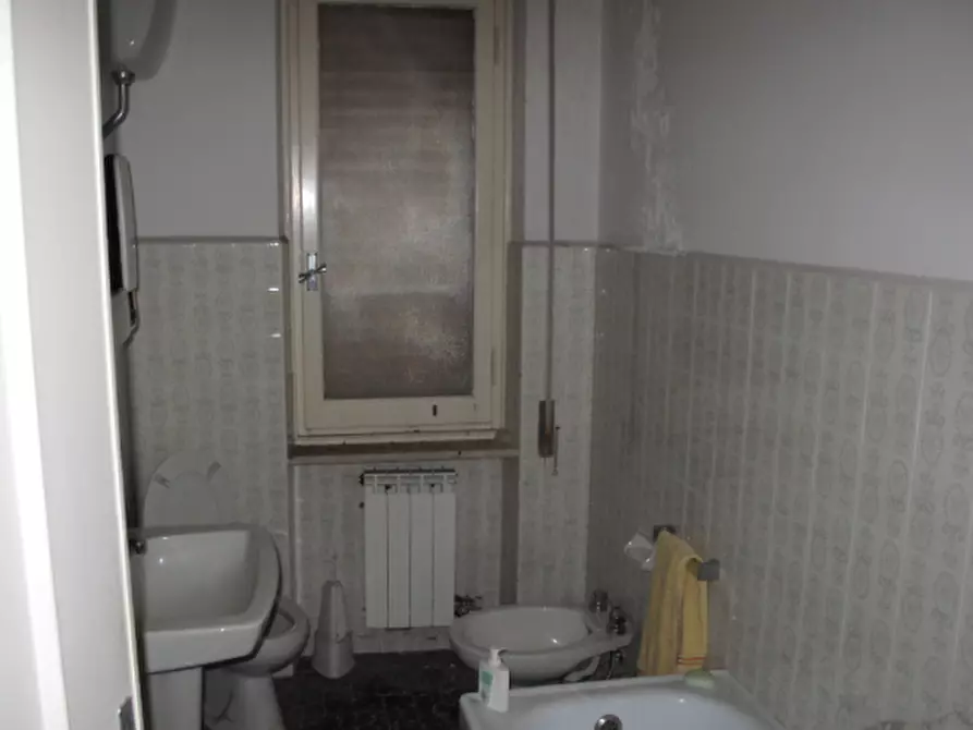 Immagine 6 di Pentalocale in vendita  in Via Fratelli Canepa 48B a Serra Riccò