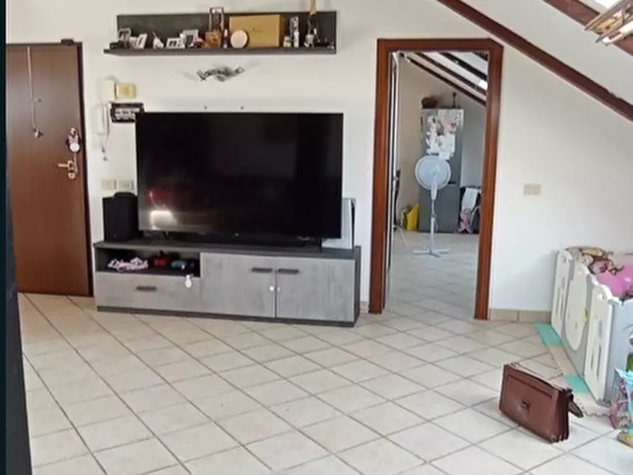 Immagine 9 di Mansarda in vendita  in Via Torino 129 a Nichelino