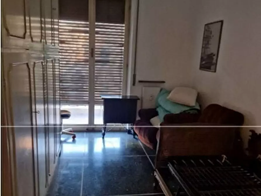 Immagine 6 di Pentalocale in vendita  in Via Canevari 29 a Genova