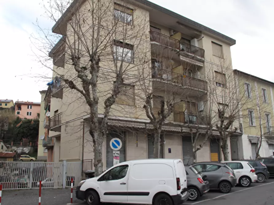 Immagine 7 di Pentalocale in vendita  in Via Fratelli Canepa 48B a Serra Riccò