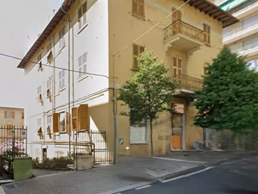 Immagine 1 di Pentalocale in vendita  in Viale Carlo Canepa 10 a Genova
