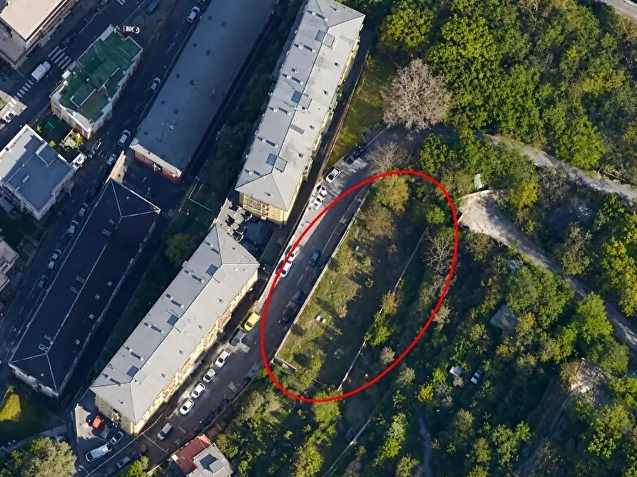 Immagine 1 di Garage in vendita  in Via al Poligono di Quezzi 53R a Genova