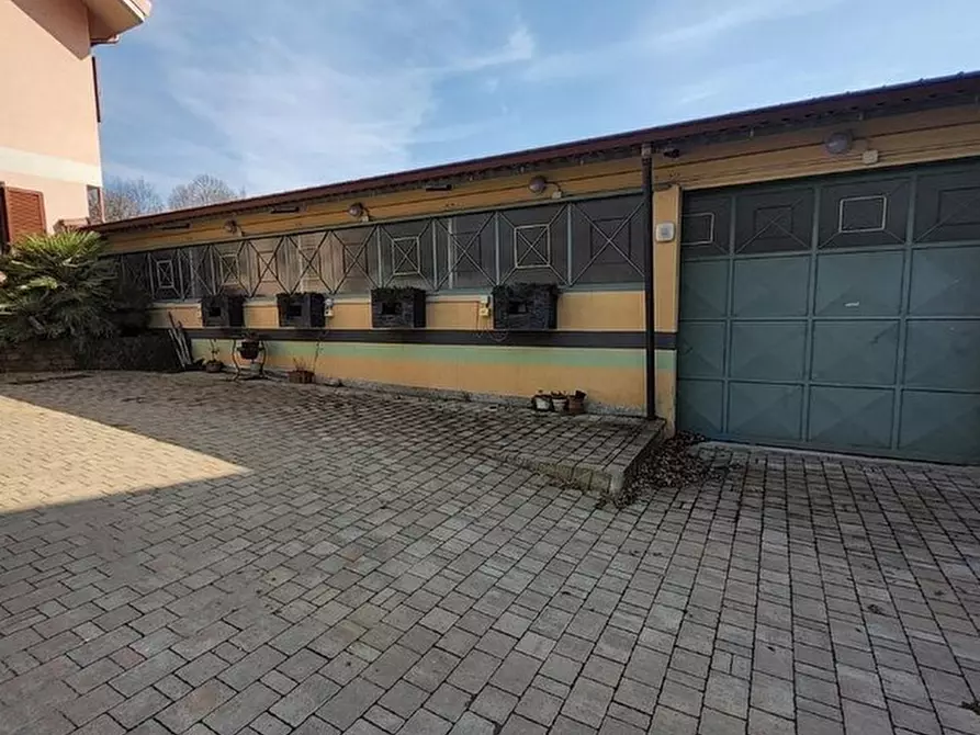 Immagine 3 di Magazzino in vendita  in Strada dei comuni 2 a Caselette