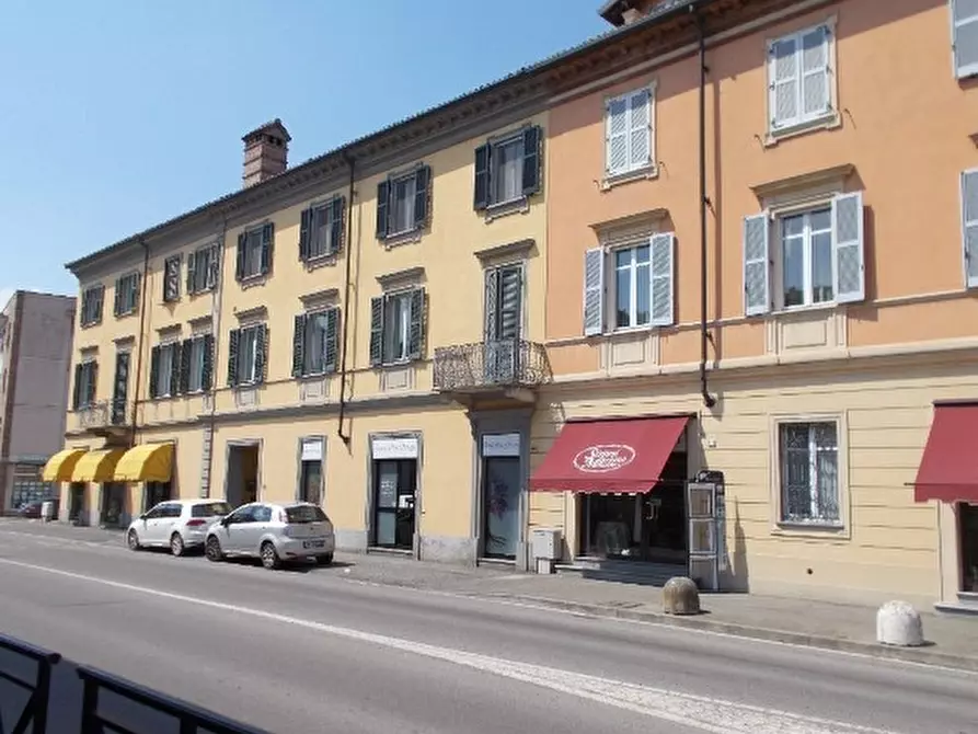 Immagine 1 di Pentalocale in vendita  in Via Largo Europa 106 a Tortona