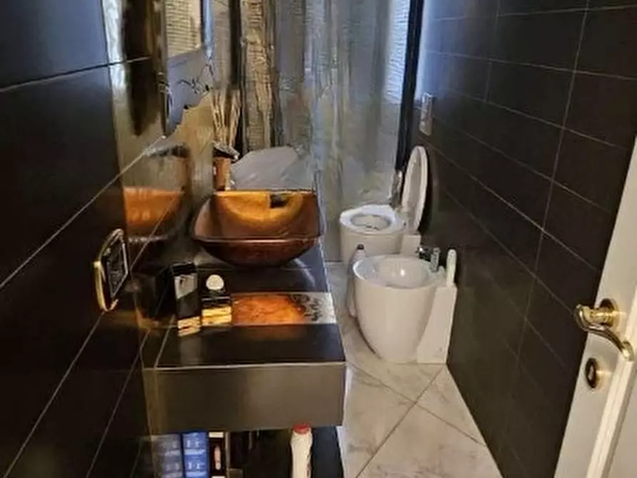 Immagine 6 di Pentalocale in vendita  in Via Persio Aulo Flacco 19 a La Spezia