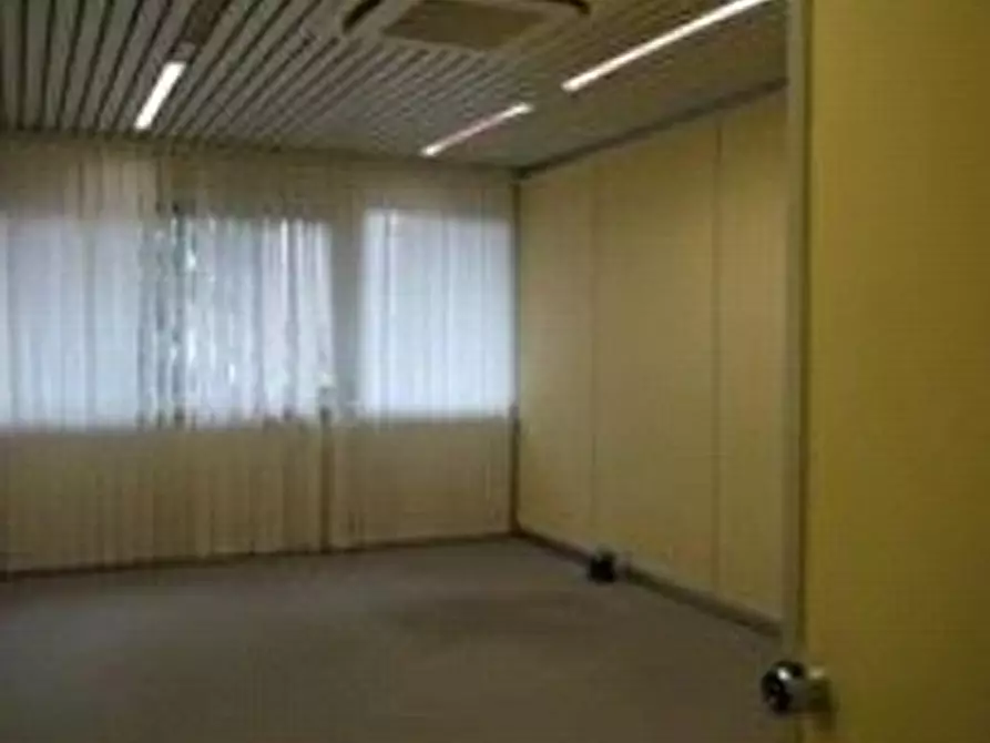 Immagine 5 di Palazzo in vendita  in Via Roccavione 15 a Cuneo