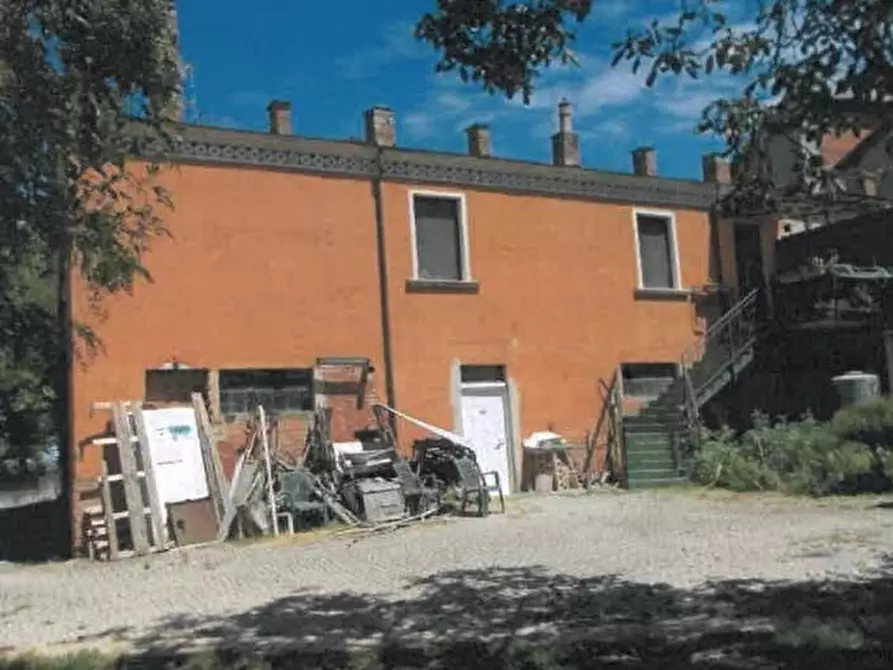 Immagine 1 di Villa in vendita  in Via Alberto Leardi 23 a Volpeglino