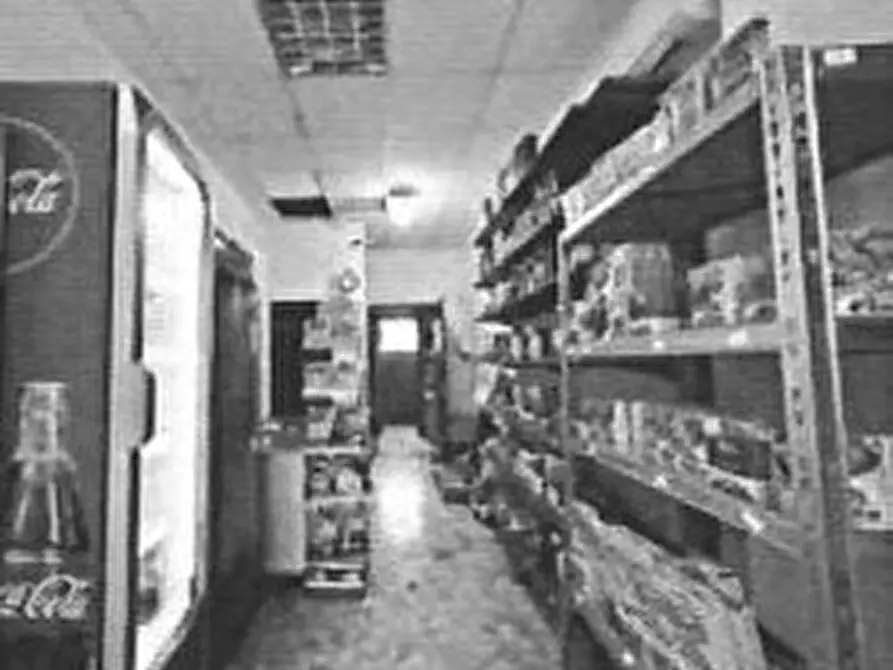 Immagine 5 di Locale commerciale in vendita  in Corso Giulio Cesare 39 bis/E a Torino