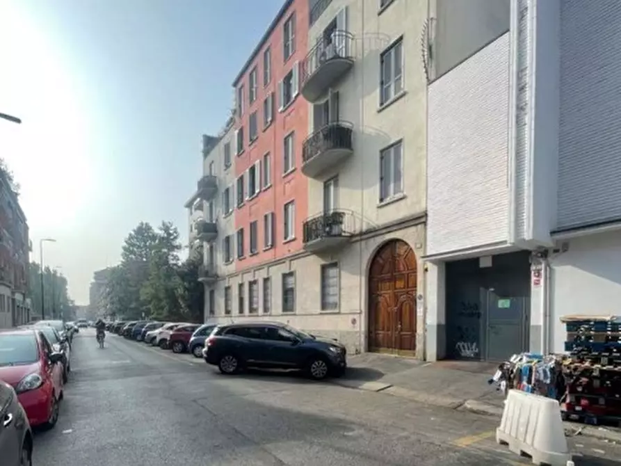 Immagine 1 di Trilocale in vendita  in Via Caccialepori 41 a Milano