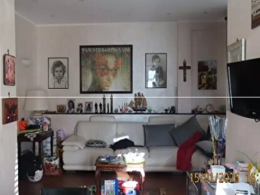 Immagine 1 di Pentalocale in vendita  in Via Dino Col 10 a Genova