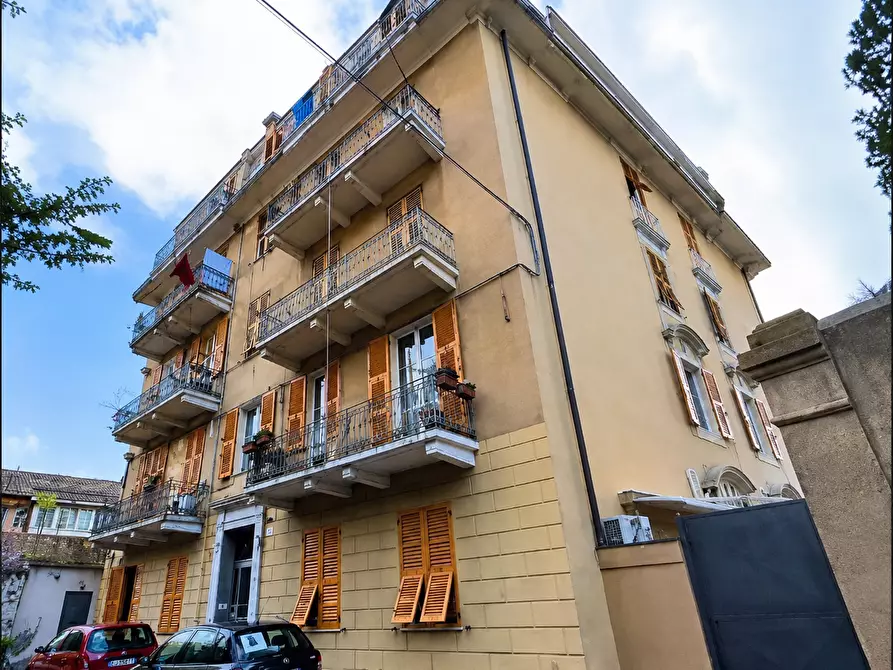 Immagine 1 di Pentalocale in vendita  in Via Tonale 29/7 a Genova