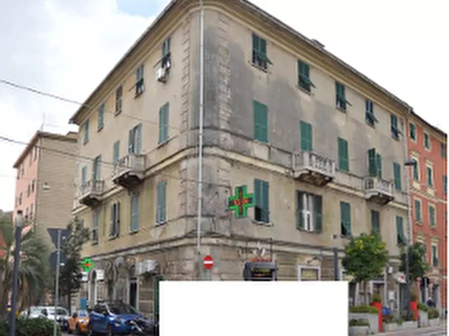 Immagine 1 di Pentalocale in vendita  in Via Federico Gattorno 1/2 a Genova