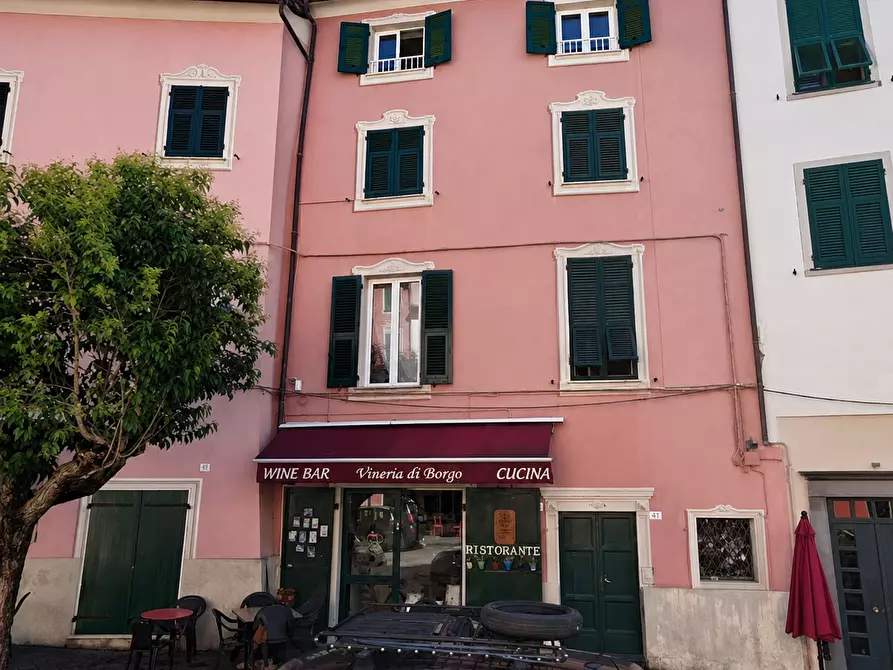 Immagine 1 di Quadrilocale in vendita  in Piazza V. Emanuele 27 a Varese Ligure