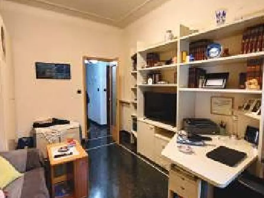 Immagine 6 di Pentalocale in vendita  in Via Sparta 34 a Genova