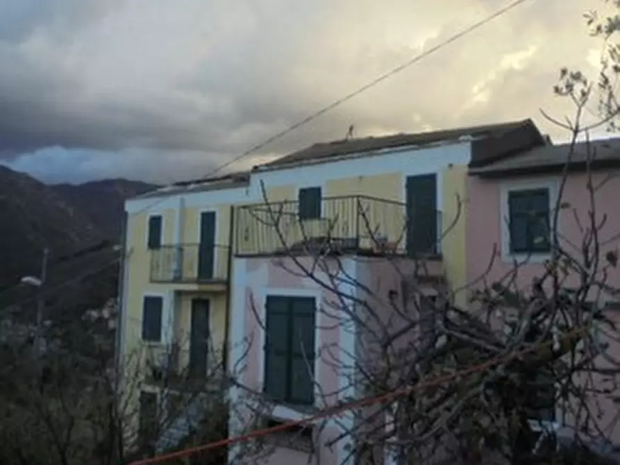 Immagine 1 di Casa trifamiliare in vendita  in Via Roma snc a Recco