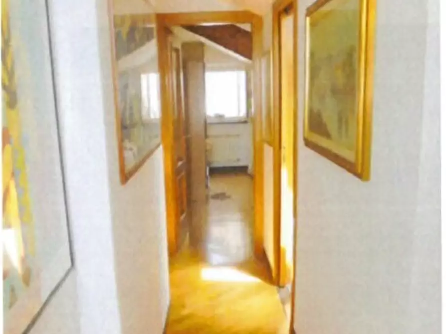 Immagine 9 di Pentalocale in vendita  in Vico delle Compere 2 a Genova