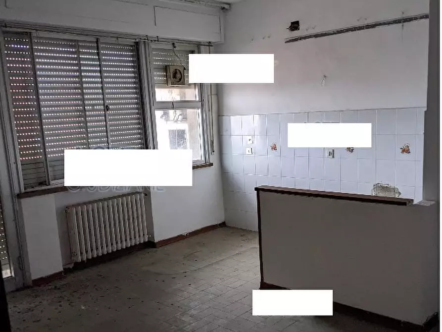 Immagine 3 di Pentalocale in vendita  in Via Enrico delle Sedie 14 a Livorno