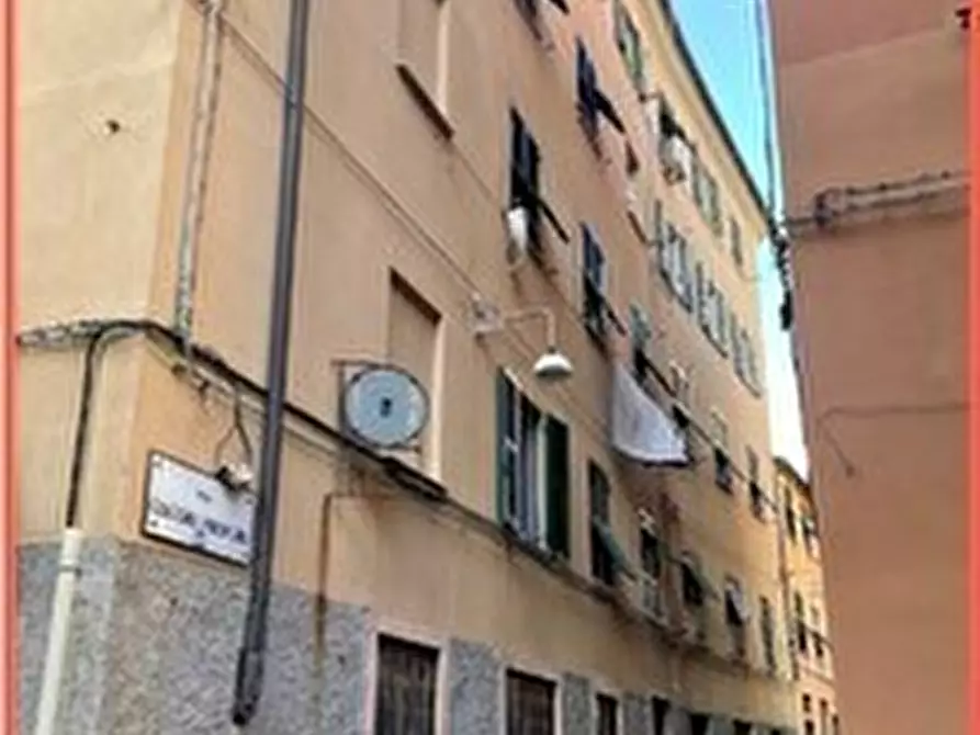 Immagine 1 di Quadrilocale in vendita  in Via Giacomo Profumo 2 a Genova