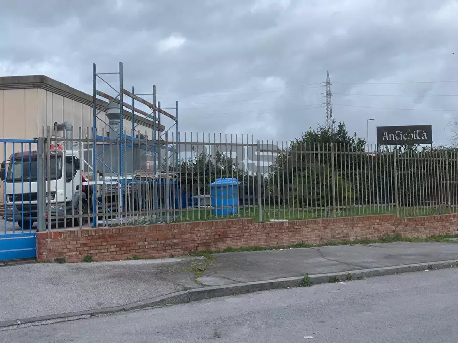 Immagine 8 di Capannone industriale in vendita  in Via Dell'artigianato 300 a Livorno