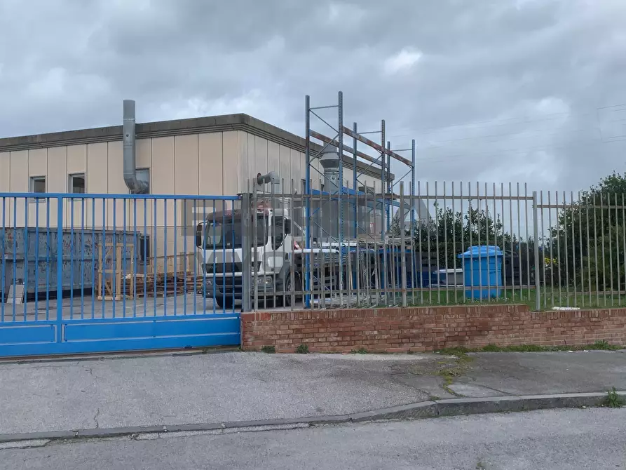 Immagine 12 di Capannone industriale in vendita  in Via Dell'artigianato 300 a Livorno