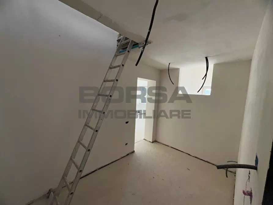 Immagine 2 di Pentalocale in vendita  in Via Ombrosa 8 a Livorno