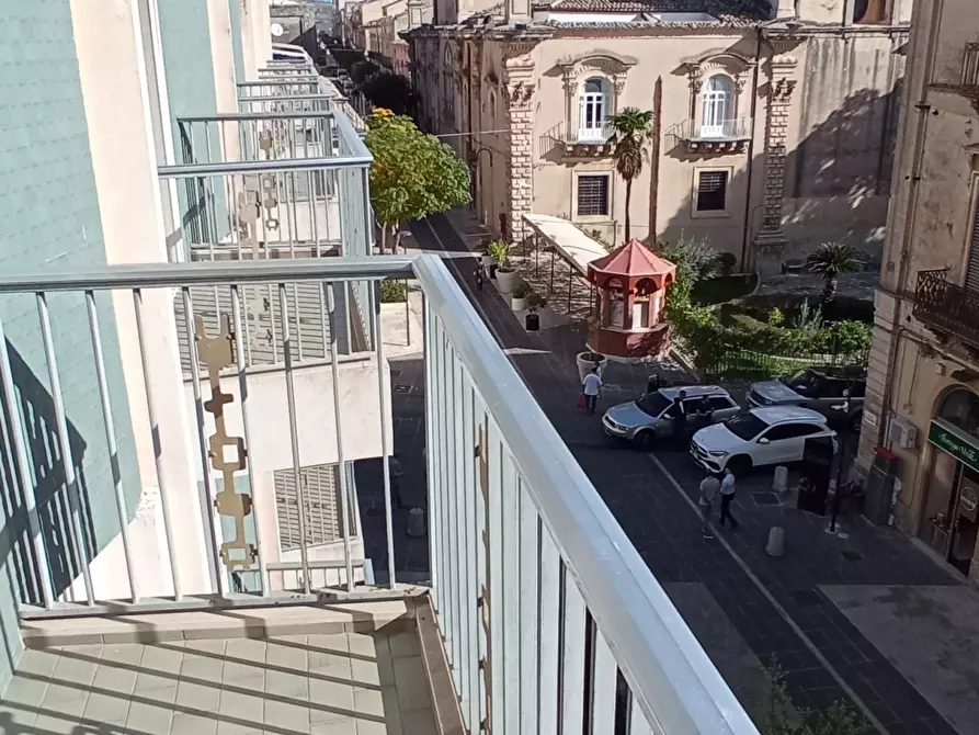 Immagine 17 di Appartamento in vendita  a Ragusa