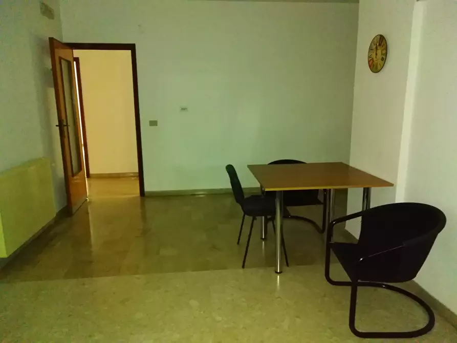 Immagine 7 di Palazzo in affitto  a Ragusa