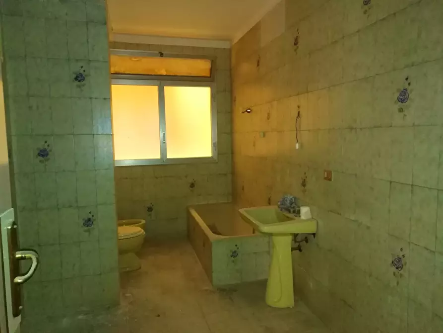 Immagine 12 di Ufficio in affitto  a Ragusa