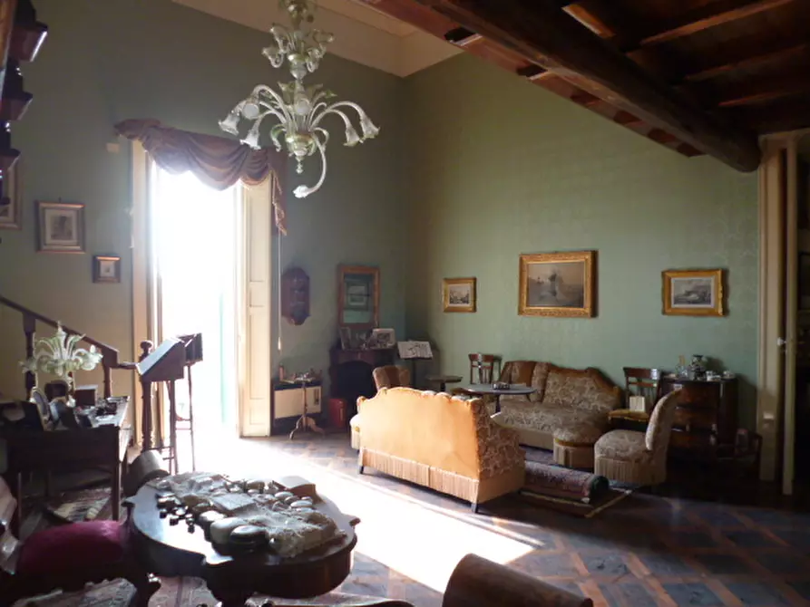 Immagine 4 di Pentalocale in vendita  a Ragusa