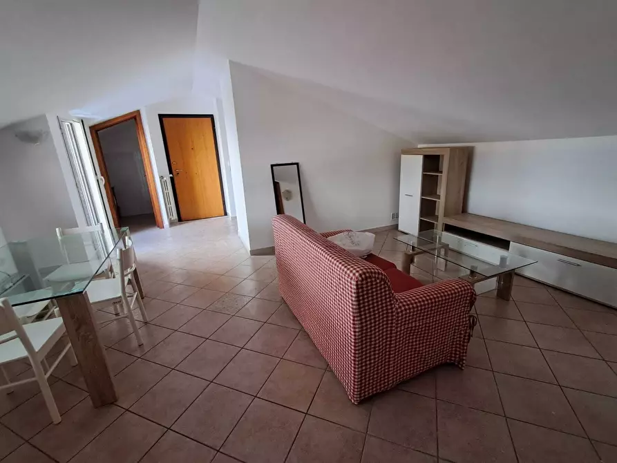 Immagine 10 di Mansarda in affitto  a Ragusa