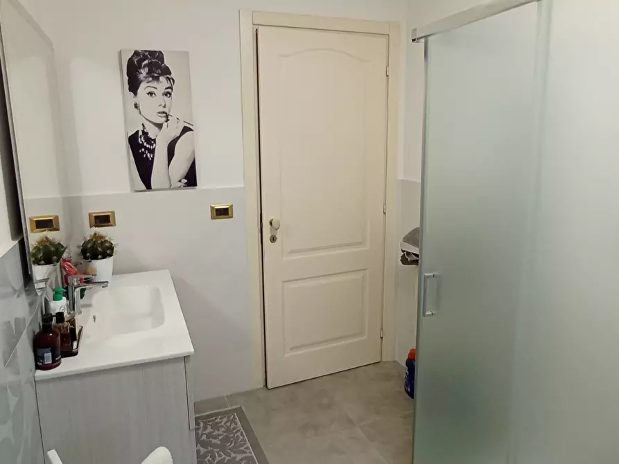 Immagine 12 di Pentalocale in vendita  a Ragusa