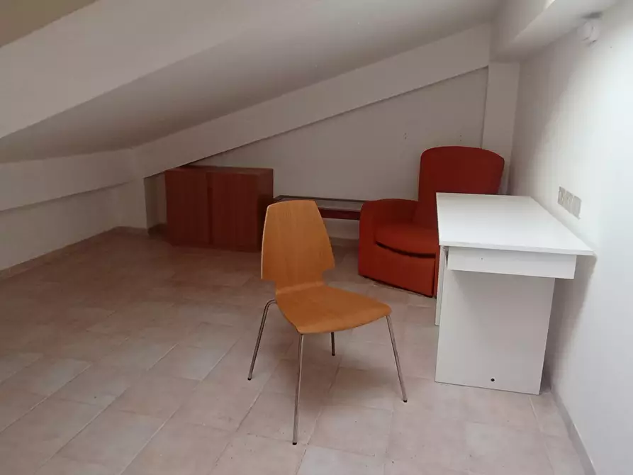 Immagine 10 di Mansarda in affitto  a Ragusa