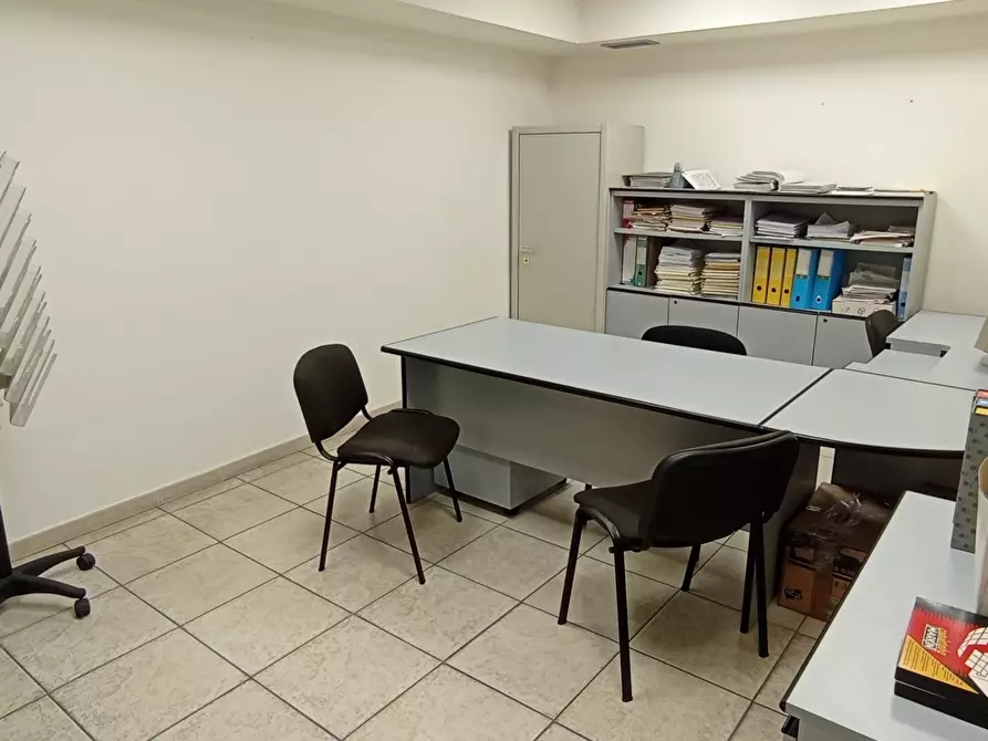 Immagine 7 di Ufficio in vendita  a Ragusa