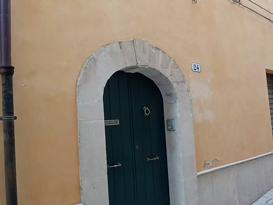 Immagine 33 di Casa indipendente in vendita  a Ragusa