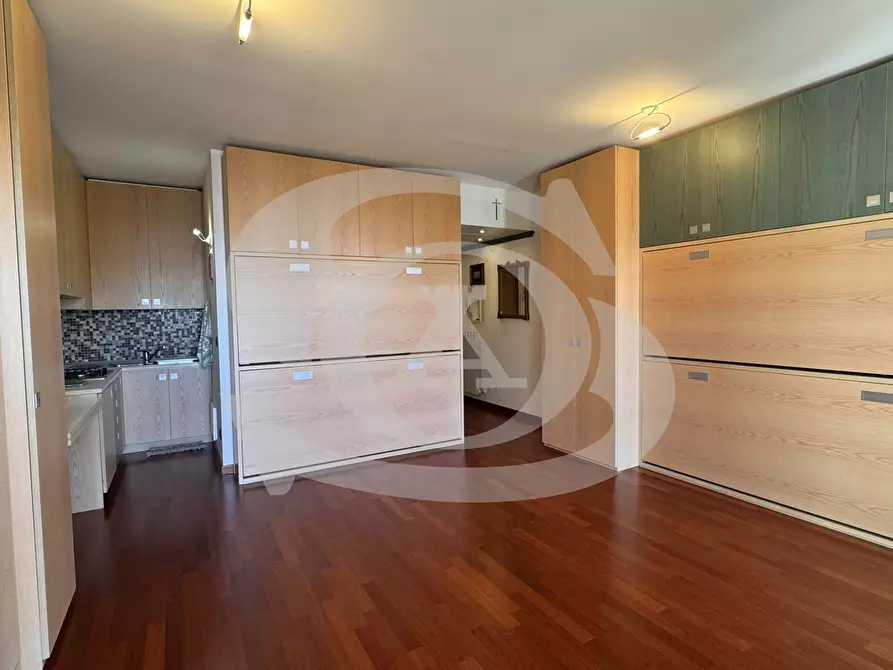 Immagine 14 di Monolocale in vendita  in Viale dei Pepi 13 a Ospedaletti