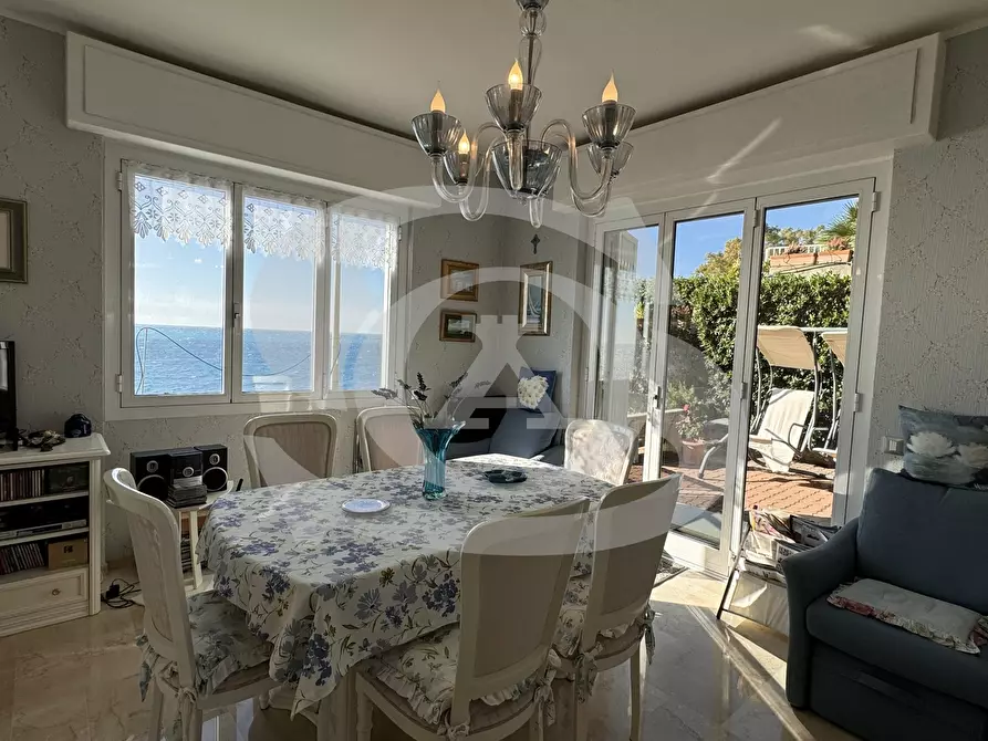 Immagine 3 di Trilocale in vendita  a Ospedaletti