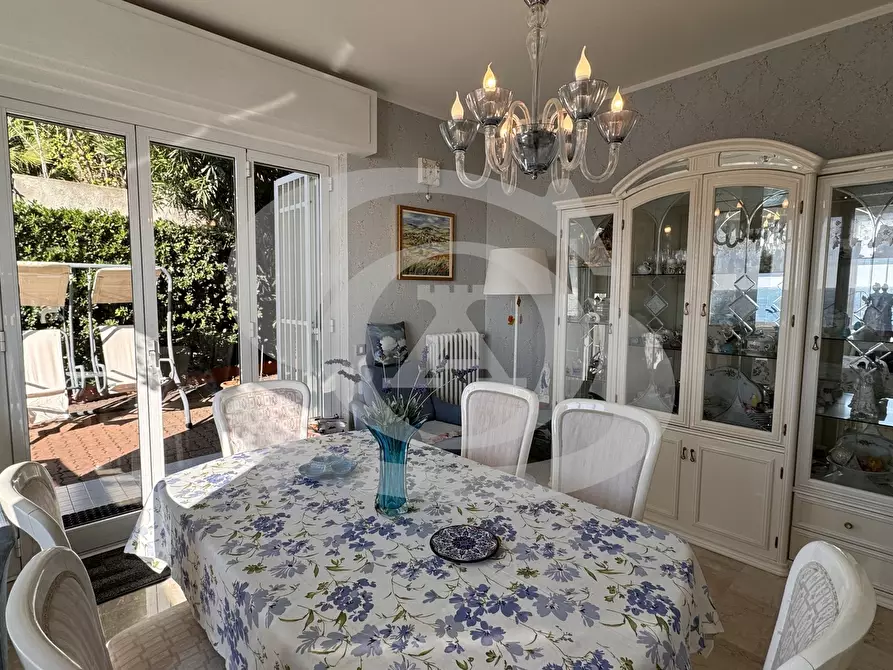 Immagine 9 di Trilocale in vendita  a Ospedaletti