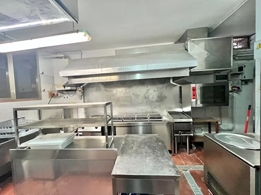 Immagine 32 di Locale commerciale in vendita  a Bertinoro