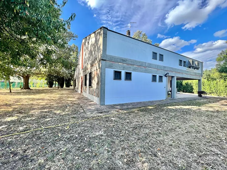 Immagine 34 di Villa in vendita  a Cesena
