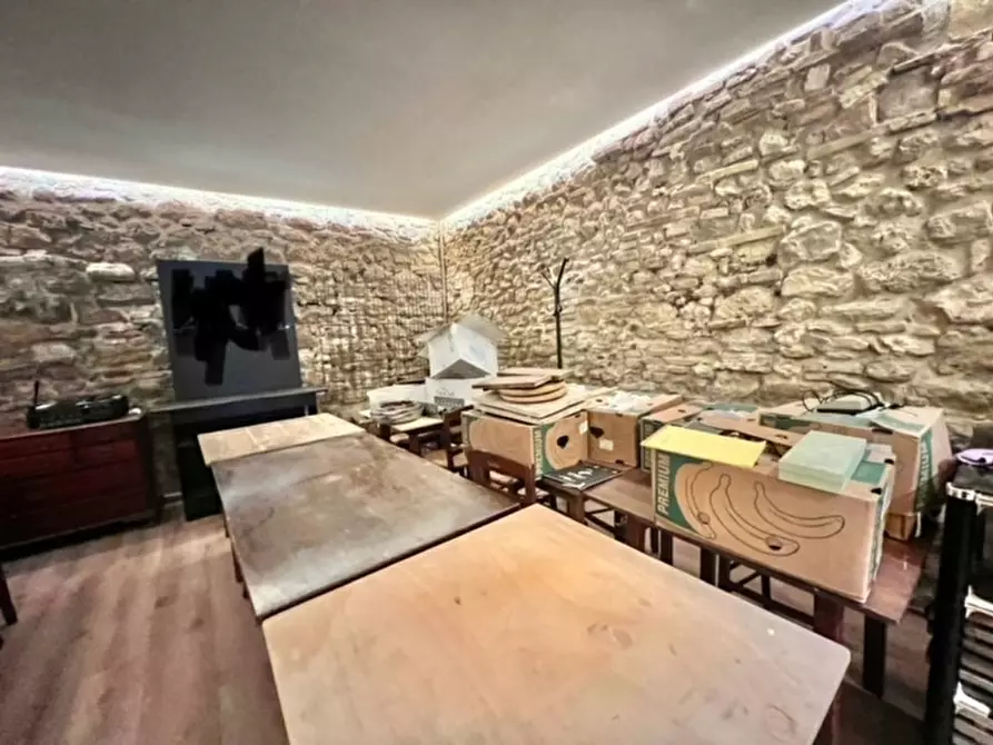 Immagine 28 di Locale commerciale in vendita  a Bertinoro